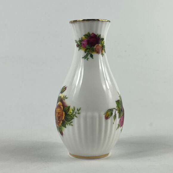 Royal Albert Old Country Roses Bud Vase Bone China Gold Trim Floral England - Picture 2 of 10